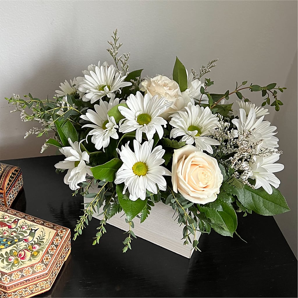 Fresh Linen Box Bouquet – AMELIA'S FLOWERS, Naples FL
