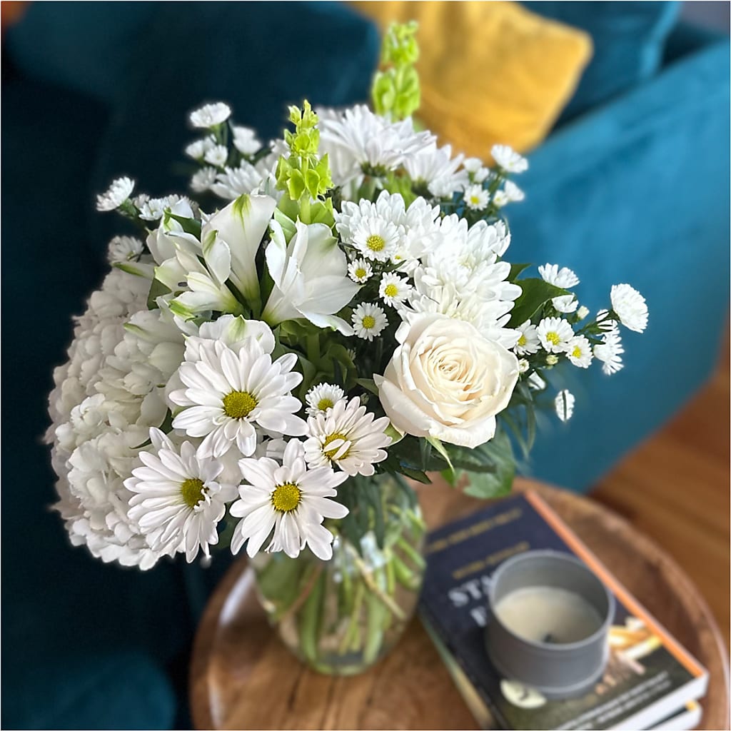 Classic Ivory – A Florist Original – AMELIA'S FLOWERS, Naples FL