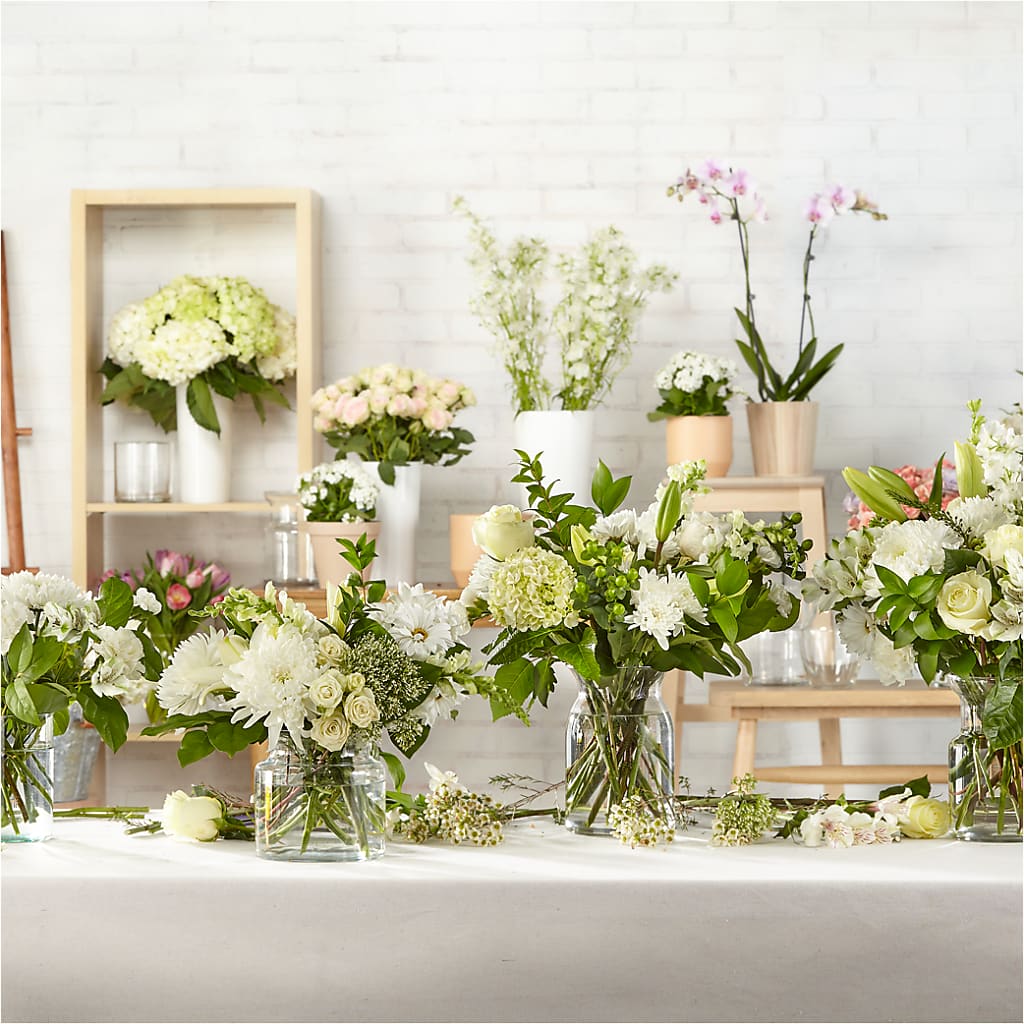 Classic Ivory – A Florist Original – AMELIA'S FLOWERS, Naples FL