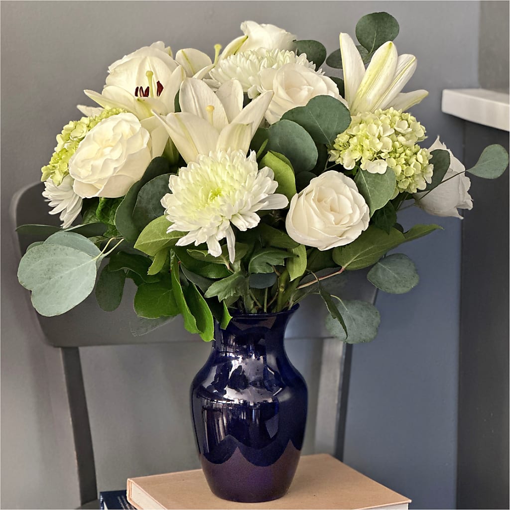 Snowy Dreams Bouquet – AMELIA'S FLOWERS, Naples FL