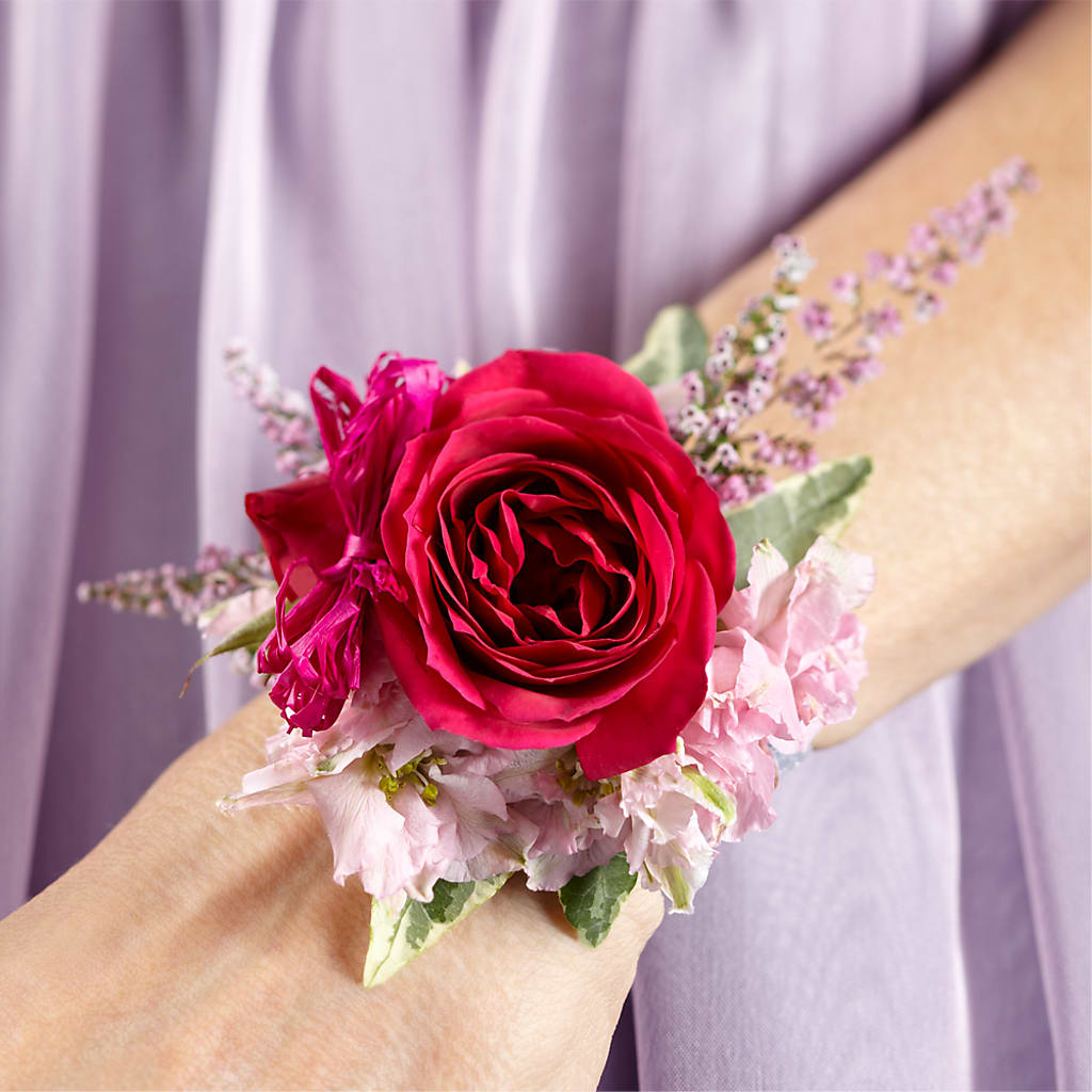 Rose Charm Corsage – AMELIA'S FLOWERS, Naples FL